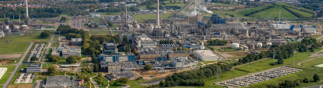 Luchtfoto van industriegebied Chemelot