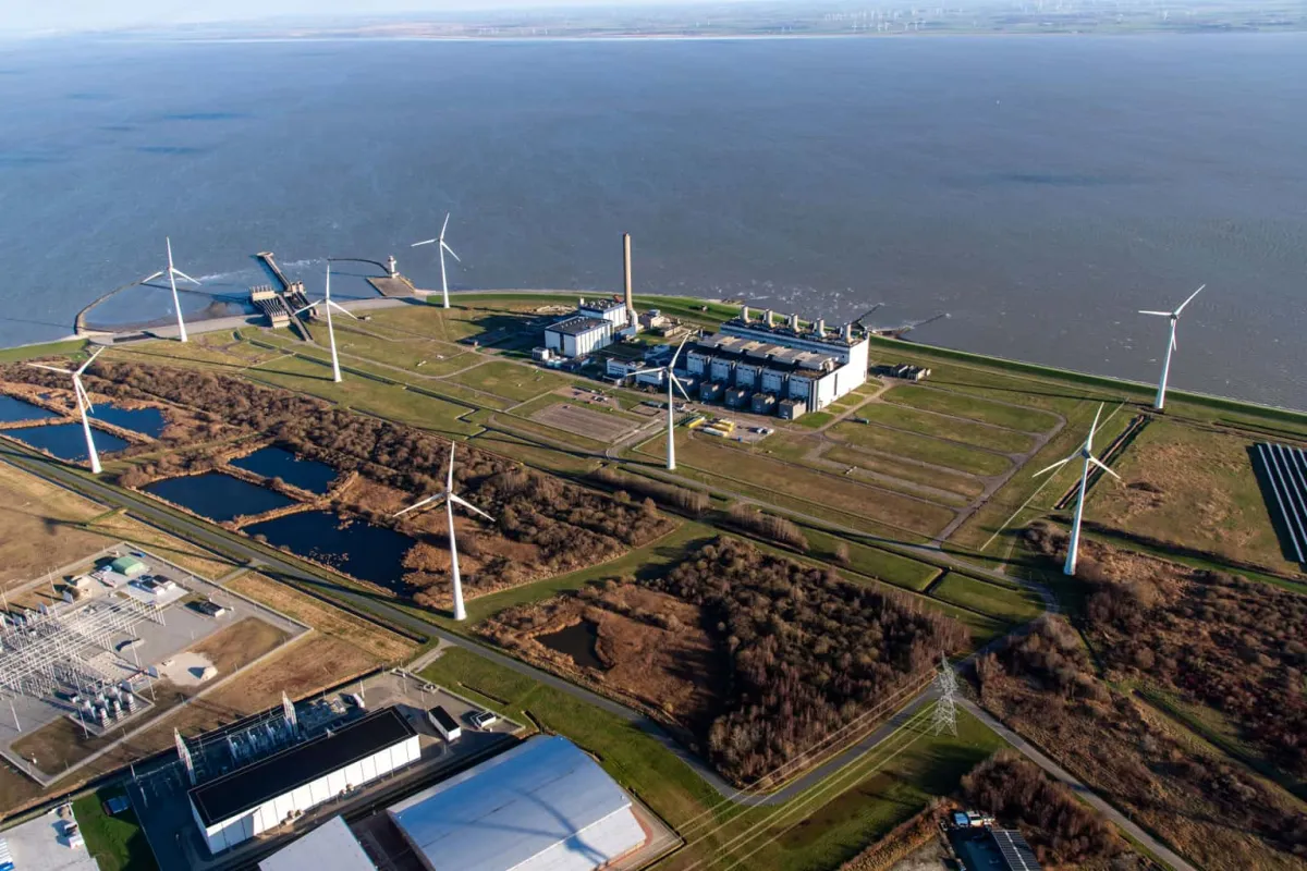 Luchtfoto van de Eemshavencentrale bij Eemshaven
